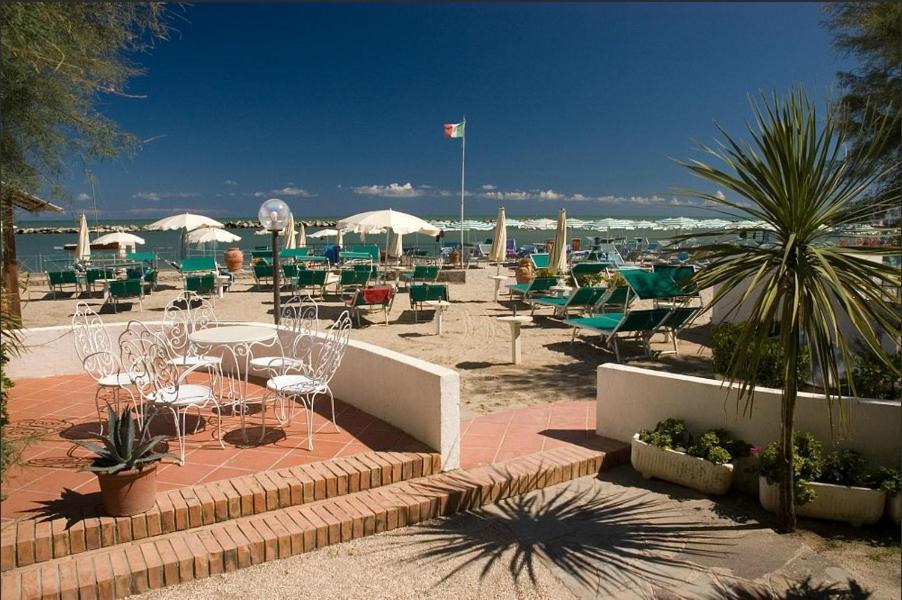 Hotel Napoleon San Mauro Mare Exterior photo